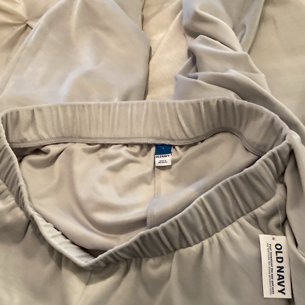 NWT silver velvet jogging set - Picture 6 of 7